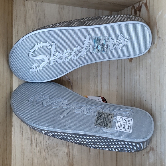 Skechers Plastic Waffle Design Open Toe Wedges - Picture 8 of 8